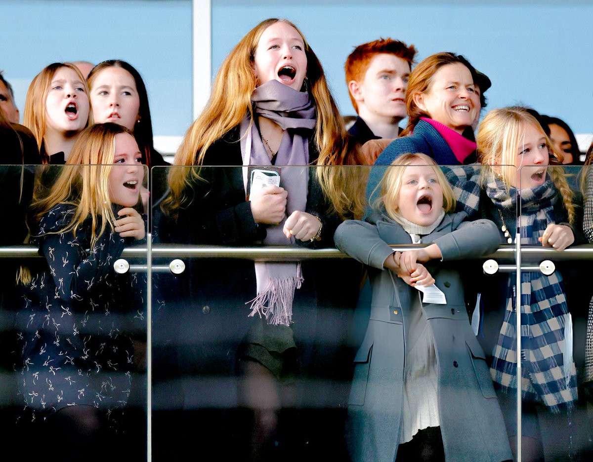 royalchildren_'s tweet photo. Savannah Phillips, Isla Phillips, Mia Tindall and Lena Tindall attend the New Year's Day Racing Meet, at Cheltenham Racecourse in Cheltenham, England 🏇 -January 1st 2026.
.
📷 : Max Mumby/@GettyImages
.
#SavannahPhillips #IslaPhillips #MiaTindall #LenaTindall https://t.co/J9db1bBbb3