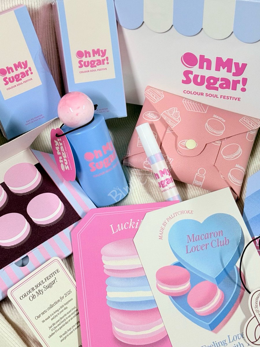 น้ำหอมของพี่เป๊กมาแล้ววววว
<a href="/peckpalit/">Peck Palit</a> 
Top notes กลิ่นหอมหวานแบบขนมจริงๆ

Middle notes มีความละมุนขึ้น ความหวานบางลง ซึ่งเราชอบกว่าตอนฉีดตอนแรก มีความฉุนนิดนึง เพราะเป็นคนไม่ชอบกลิ่นหวานๆ

Base notes อันนี้กลิ่นบางๆเบา ไม่ค่อยหวานแล้ว ความคล้ายขนมผสมแป้งเด็ก555
