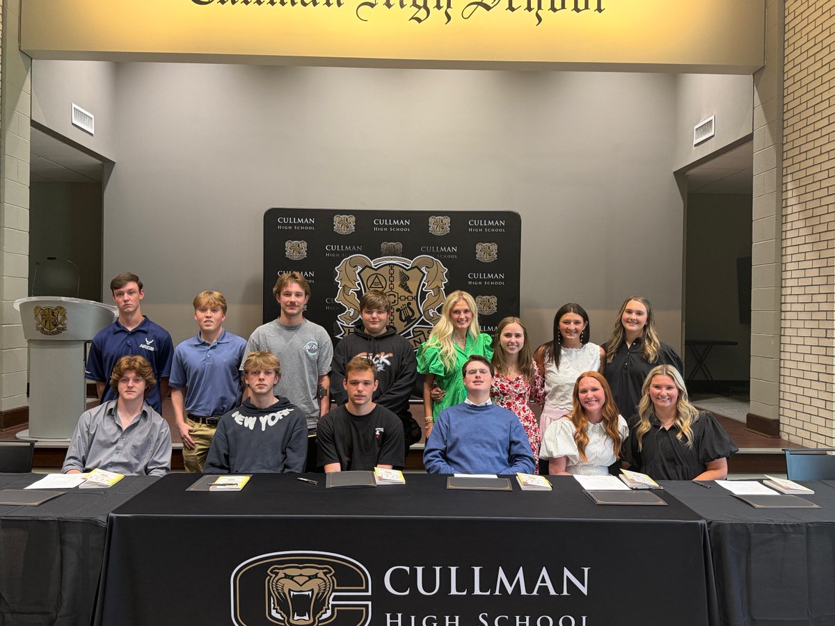 CareerCoachCCS's tweet image. We celebrated our seniors at @CullmanCats CTE Signing Day as they committed to technical training, teacher education, military service, and industry careers after graduation! 🎉 @LindsayBrannon @BOECullmanCity @kkallhoff 
#CTESigningDay #CTE #CareerReady