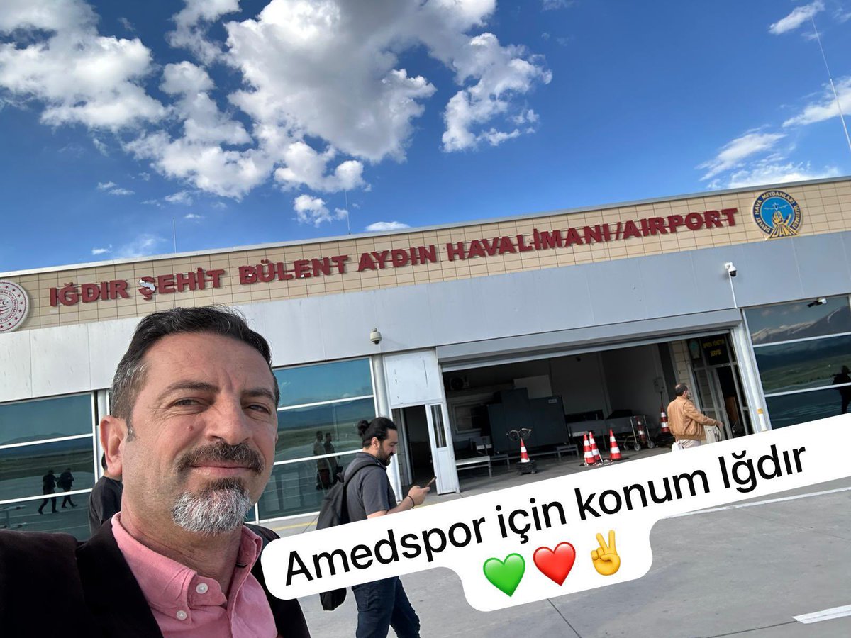 Kastamonu’dan sonra yine bir havaalanı şampiyonluk selfiesi çektik. Amedspor Iğdır’dan şampiyon dönecek. Buna yürekten inanıyorum.