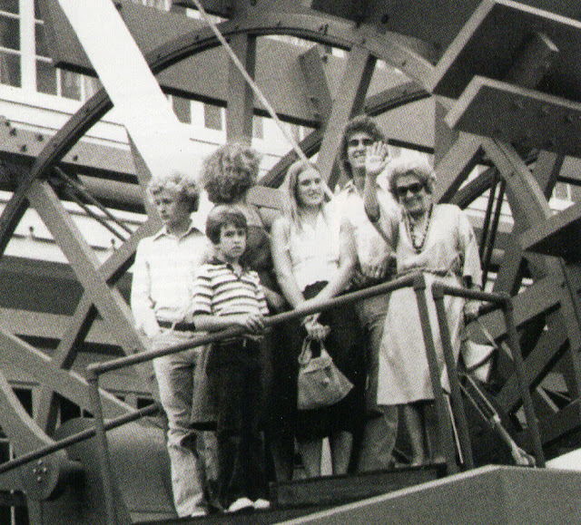 RetroWDW.com tweet media