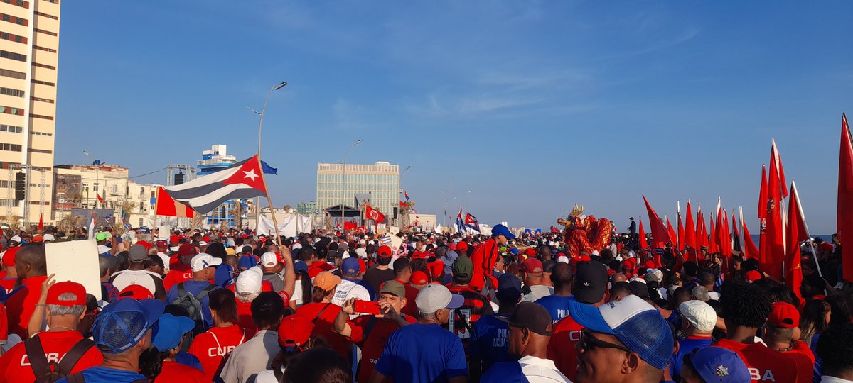 E_castellanosA's tweet photo. La fiesta del primero de mayo en #Cuba. Amanece la patria celebrando el día internacional de los trabajadores.
@EnergiaMinasCub @IgpCuba https://t.co/uQEEs9tGs9