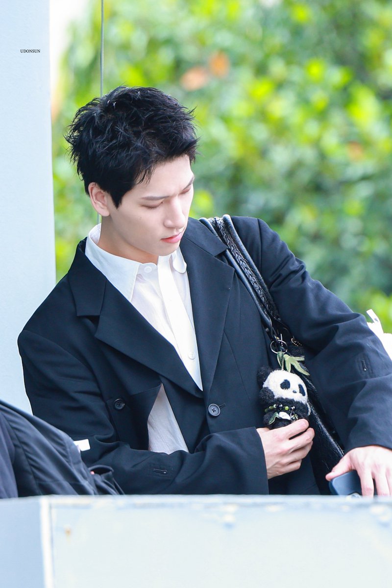 D-4
#JO1 #제이오원
#金城碧海 #킨죠스카이 #KINJOSUKAI
