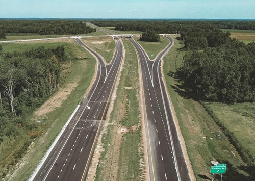 AASHTOsean's tweet image. Fayetteville I-295 Project Wins Regional Award. #transportation #road #highway #roadway #infrastructure #construction #stateDOT @NCDOT @aashtospeaks @NC_Governor @ARTBA @AGCofA @USDOTFHWA  ncdot.gov/news/press-rel…
