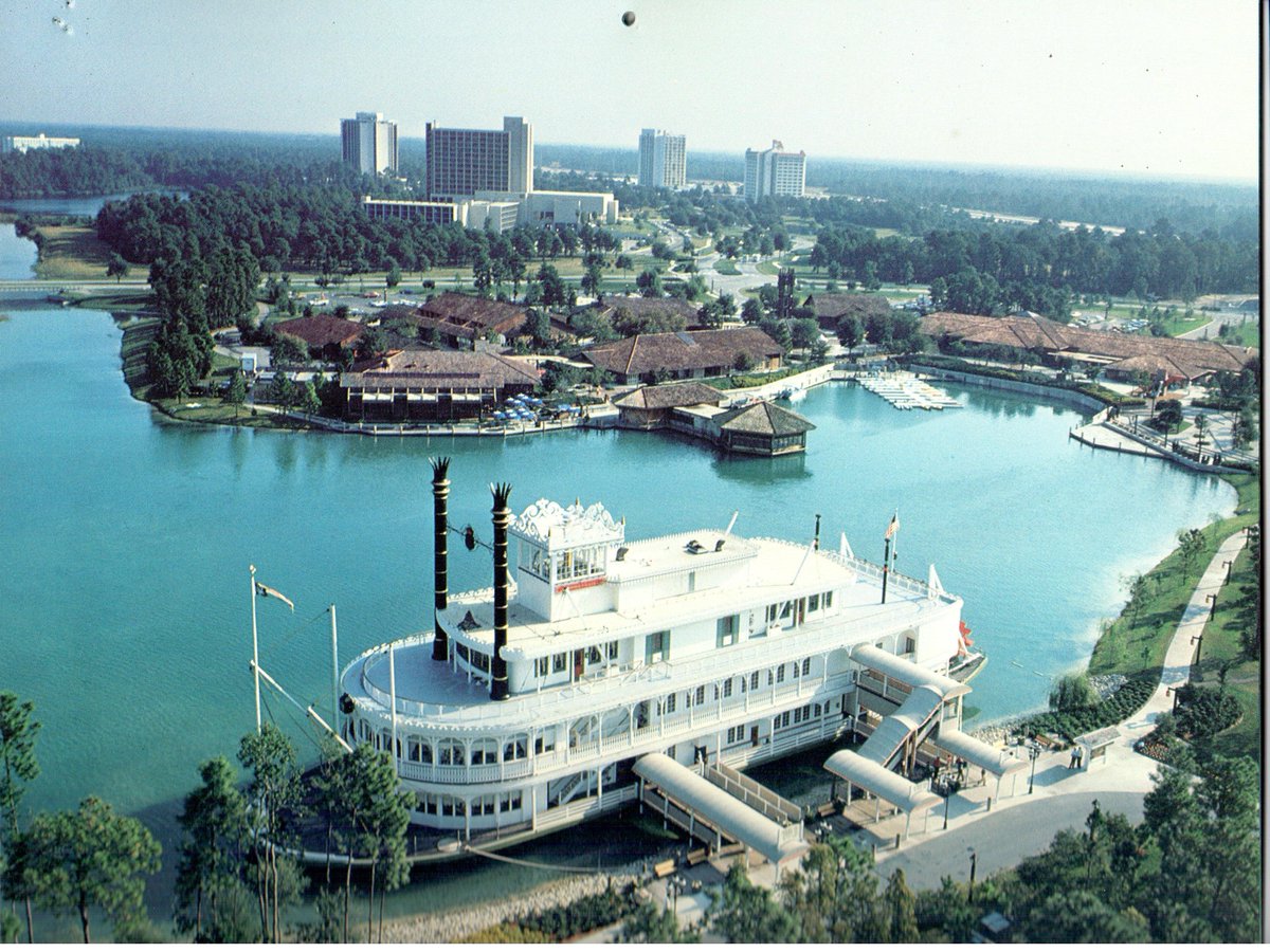 RetroWDW.com tweet media