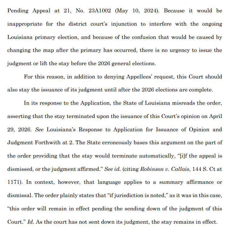 bykatiebuehler's tweet image. 2. The Black voters who defended Louisiana's map containing two majority-Black voting districts oppose Callais' request and, instead, ask #SCOTUS to delay issuing its formal opinion and judgment (keeping the map on the books) until after midterms.
supremecourt.gov/DocketPDF/25/2…
