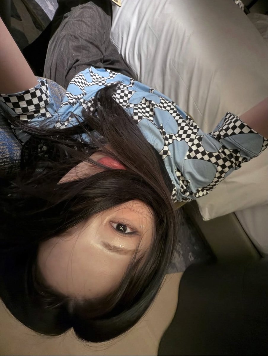 掛け声でTWICEちゃんが喜ぶのも重々承知なんですが、私的にTWICEちゃんと同じ部分を歌って普通に好きなポイントの音も聴きたくて可愛いお顔も見てってなるとやること多くてどれかに集中してしまうの。
というわけで、オーラスのツウィちゃんソロは掛け声に意識いきすぎて好きな振付部分の記憶なし🥲💙
