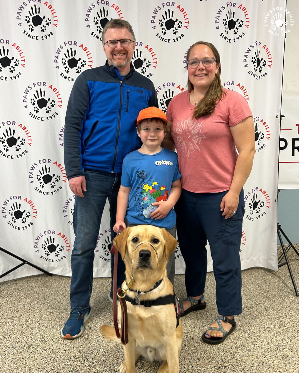 4 Paws For Ability tweet media