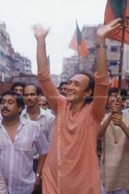 Santanu_100's tweet image. If @BJP4India wins in West Bengal, this man(Bengali Actor Victor Banerjee) should be honored 🏅 by being invited to the swearing-in ceremony. Because when BJP was a kind of "untouchable" political party in all of India 🇮🇳 &amp;amp; especially in West Bengal(Done by Leftists) in 90s

1/4