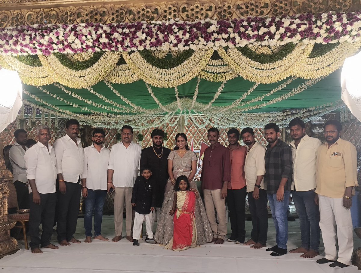 NagababuP_jsp's tweet image. సొంత గ్రామం ఉడిమూడికి చెందిన కొండా చంద్రికా వివాహ వేడుకలో పాల్గొని, కొత్త దంపతులకు ఆశీర్వాదాలు అందించడం ఆనందంగా అనిపించింది. 💐💐

#WeddingVibes #Blessings