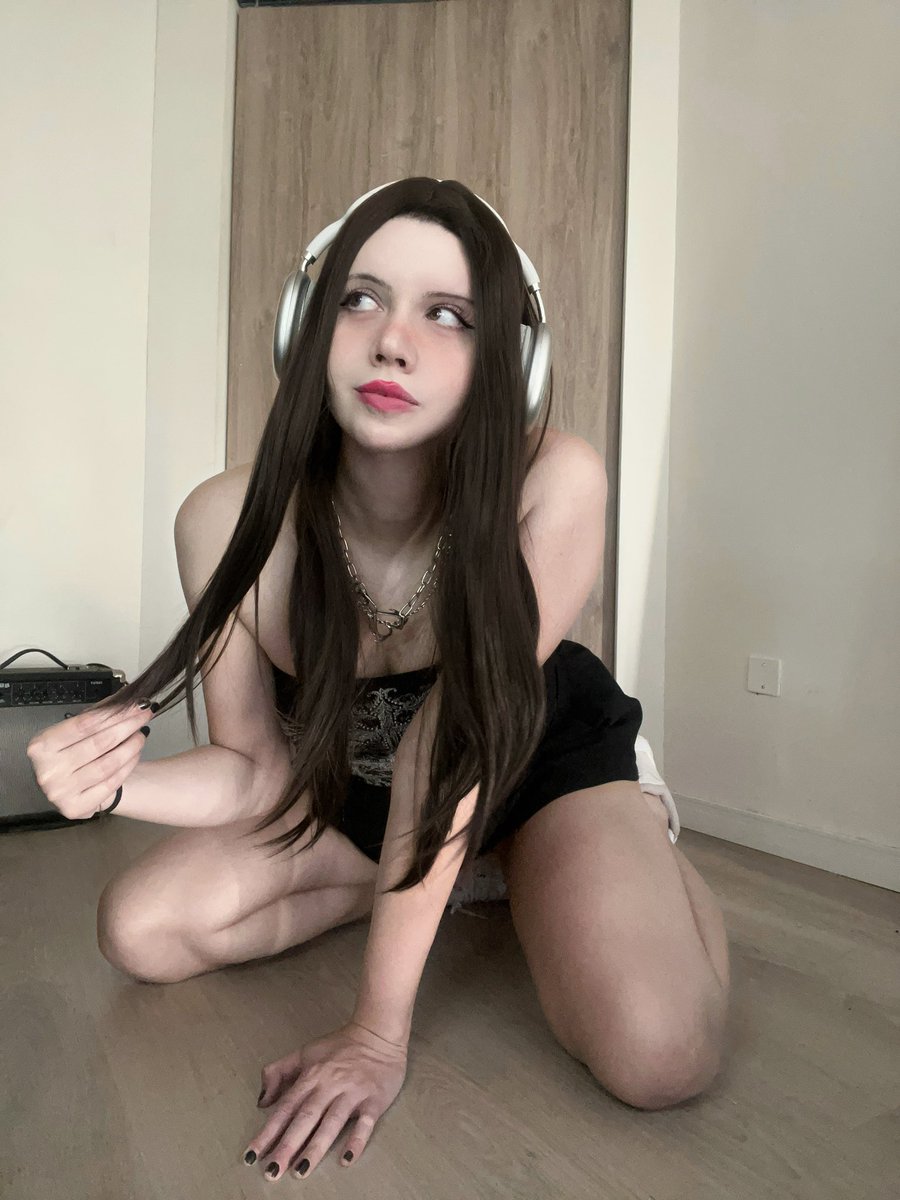 Maeru 🖤 tweet media
