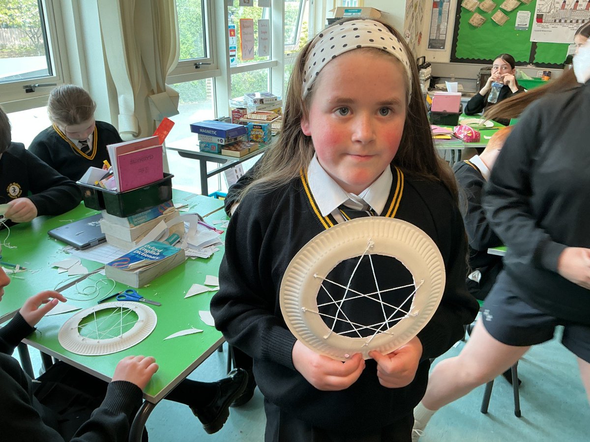 ctrps1's tweet image. Getting ready for their Native America topic, the P7s were busy making their very own dreamcatchers! 🌿✨ 
So much creativity and excitement for learning ahead. 👏

#P7 #CreativeLearning #HandsOnLearning #TopicWork #ArtInTheClassroom #IndigenousCulture  🎨