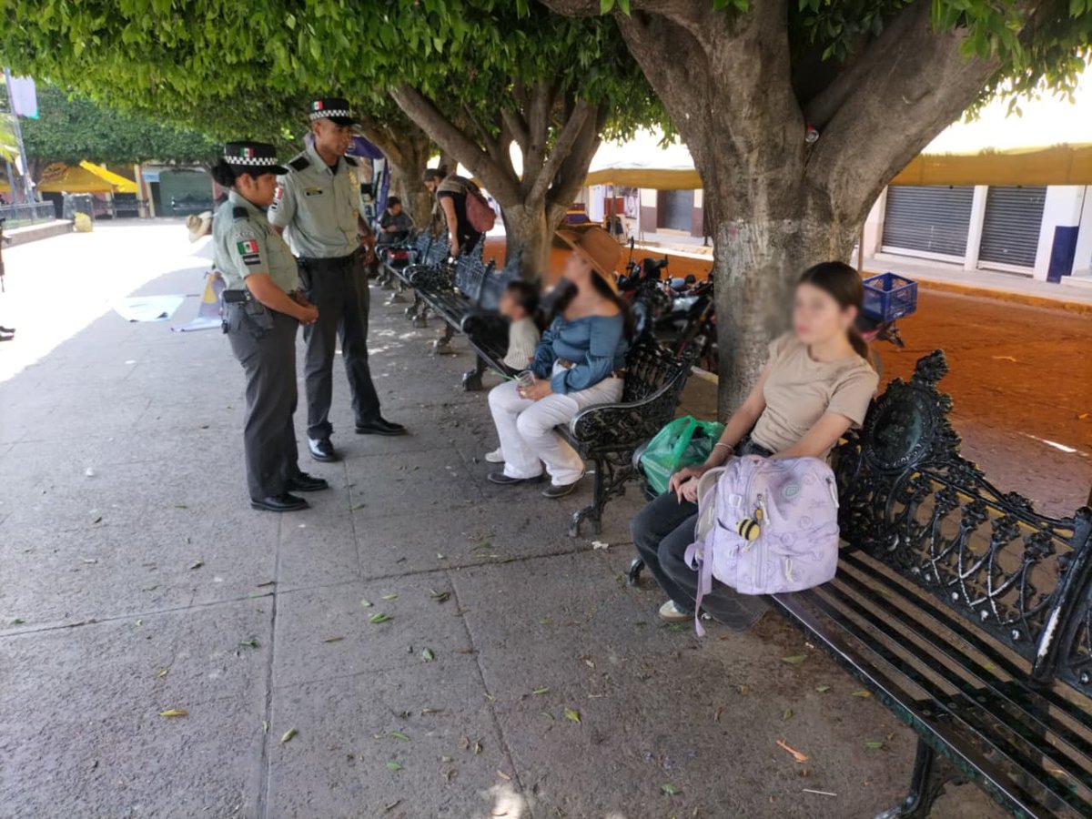 GN_MEXICO_'s tweet image. Mediante la presencia constante y el diálogo directo con la población, la #GuardiaNacional promueve entornos más seguros en el municipio de Cuquío, #Jalisco. Somos #GuardianesDeLaSoberanía