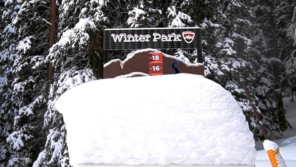 BoulderCAST's tweet image. It's been a while since a storm completely missed us like that, but at least we got some light rain on Wednesday. The Mountains and high Foothills did decent on snow, including up to 15" at Winter Park, some late-season snow water. Extreme drought continues tho #COwx #Colorado😔