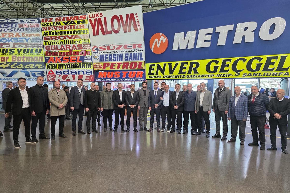 Büyükşehir Başkanvekilimiz Şahin Biba ve kıymetli teşkilatımız ile birlikte Bursa Şehirlerarası Terminali’ni ziyaret ettik.

Esnafımızla hasbihal ederek hayırlı işler diledik, kıymetli hemşehrilerimizle bir araya gelip samimi sohbetler gerçekleştirdik.

Şehrimizin her köşesinde