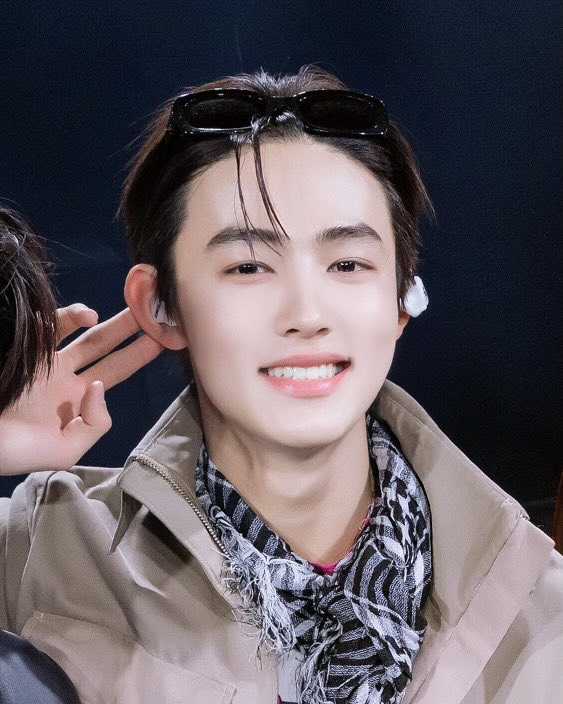 aris4703's tweet photo. @cortis_ph5 Seonghyeon’s charm grows stronger the more you look at him
#SEONGHYEON #성현 #엄성현 #CORTIS #코르티스 https://t.co/jJgNdvcKQO
