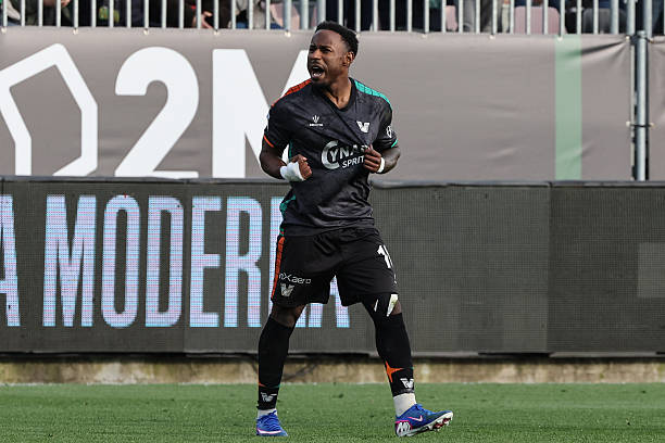 Con John Yeboah como líder de la ofensiva, Venezia aseguró su presencia en Serie A para la siguiente temporada.
En números, el ecuatoriano registró 12 goles y 10 asistencias, aportando en 22 de los 78 tantos del equipo en el año.