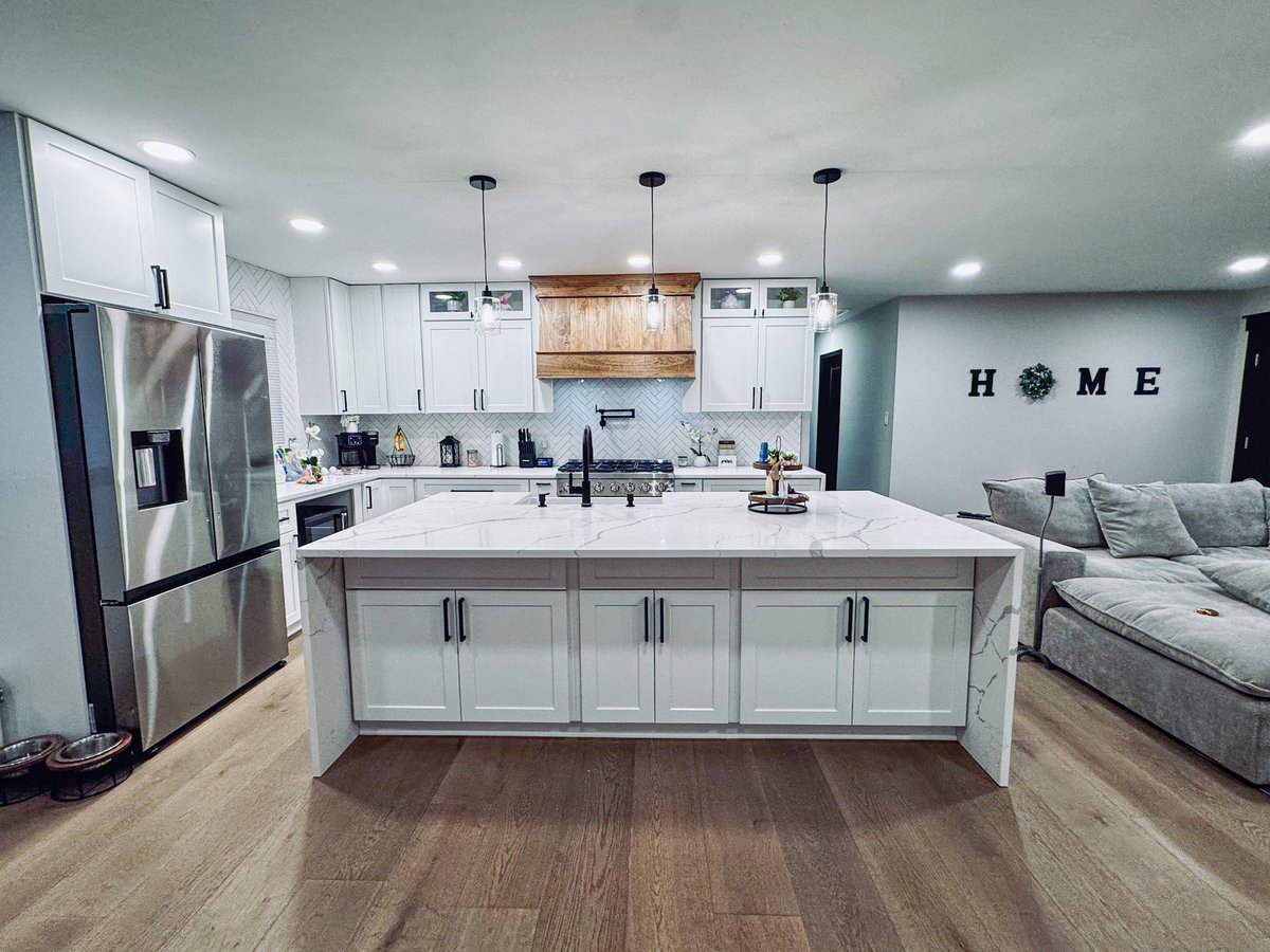 lexcustomdesign's tweet image. Transform Your Space with Cabinets That Wow ✨
Upgrade to elevate your kitchen, bathroom, or storage space with a clean, modern look without luxury price tag
 📩 Message us today at 443-771-5675  
Make your space unforgettable  #kitchen #cabinets #kitchencabinets #countetops