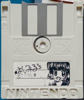 yoshimiru_SS's tweet photo. Hello, everyone overseas.
This time, I’m going to introduce the development materials for the NES game *Metal Slider Glory*.
These are the actual tools used during development, and with just this single disk, you can create everything from pixel art to animations. https://t.co/CzbuUXBOze