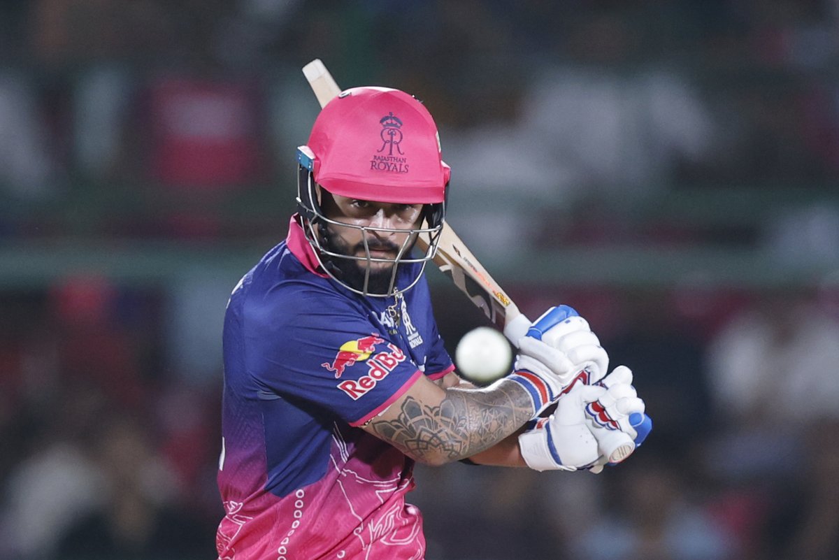 Cricketworld081's tweet image. Riyan parag fire after vaping ..He should vape before first match too 😅.. Congratulations for first fifty on this IPL ..#staytuned #Tataipl