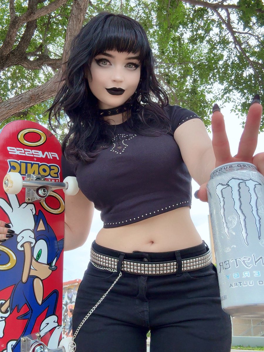 Queen Nephie tweet media