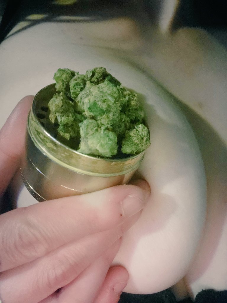 BlazinBruja420's tweet image. My high ass forgot to post this. 💋💨
#cannabis #maryjane