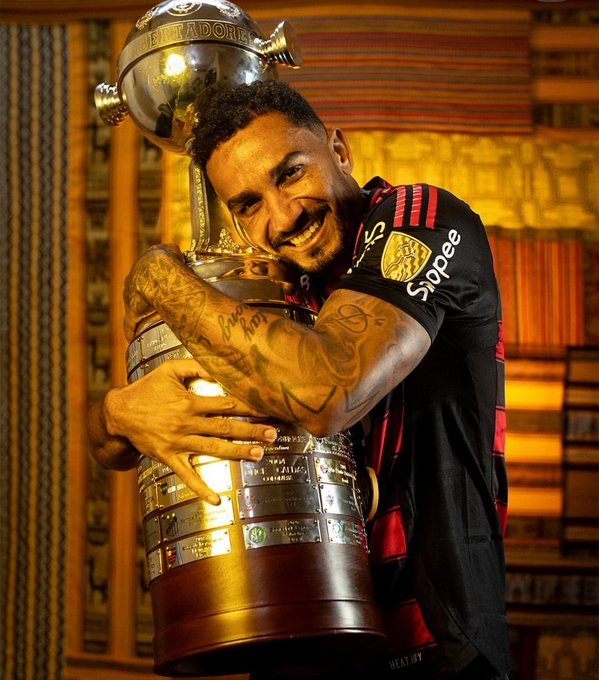 <a href="/Palmeiras/">SE Palmeiras</a> Meu tri-vice ainda tá sangrando muito..

Abraços do único tetra continental