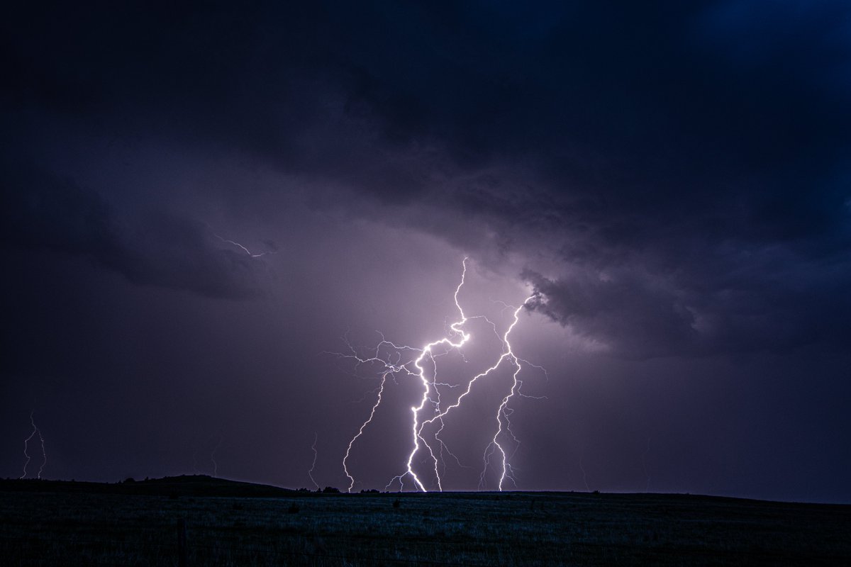 Brad_nado's tweet image. An underappreciated experience of #stormchasing is the night #lightning storms where you can set up the tripod, take in the day, and watch the electricity go crazy. This was near Wallace, Nebraska on May 10, 2018 around 10:17pm: eyeonthetwister.com/storm-chase-lo…