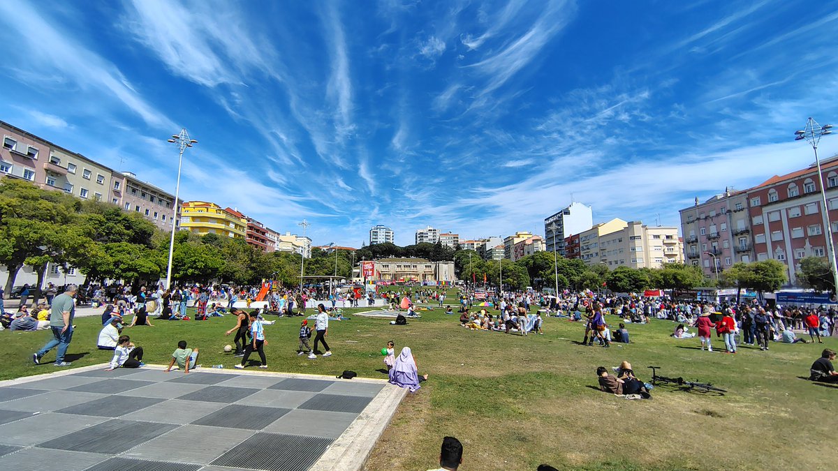 24naf's tweet image. Marchas de celebração do Dia do Trabalhador: Normal.
O céu sobre #Lisboa #Lisbon neste estado... Não é normal.
#olhemparacima
Assina a petição:
peticaopublica.com/mobile/pview.a…
GEOENGENHARIA ATMOSFÉRICA E ACTIVIDADES DE MODIFICAÇÃO CLIMÁTICA