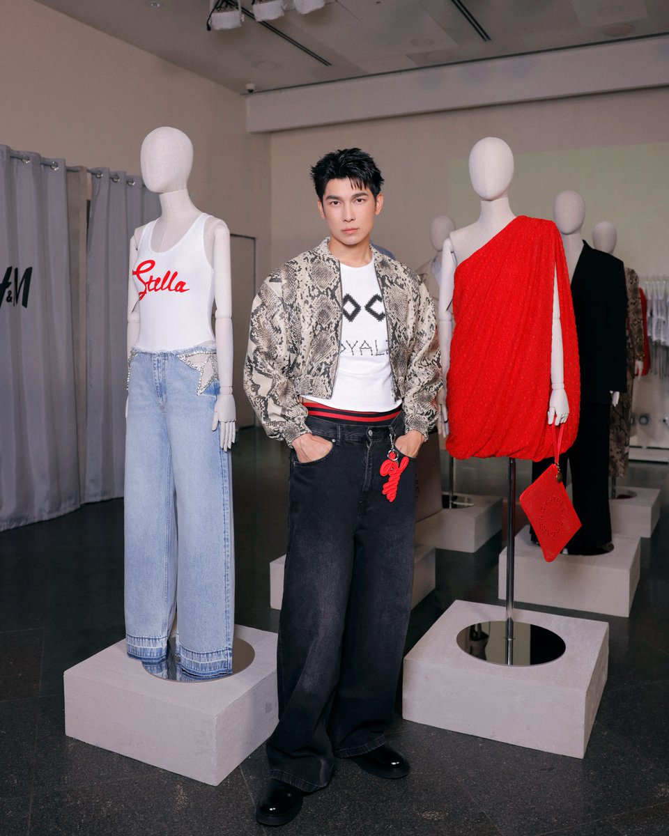 MonnoMew's tweet image. " Rocking the @StellaMcCartney x @hm show last night. So glad to be part of such an iconic moment here in Manila "

MEW HM PHILIPPINES

#StellaMcCartneyHMxMEW
#StellaMcCartneyHM
#HM #HMThailand 
#HMThailandxMEW
#MewSuppasit
@MSuppasit @hm