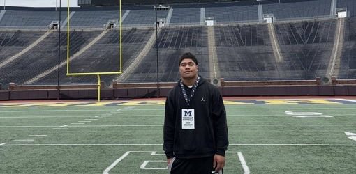 ZachLibby_'s tweet image. “#Michigan is currently one of my top teams”

2027 edge rusher Uhila Wolfgramm talks U-M spring visit and offer, relationship with Lewis Powell, OV plans, more. #GoBlue 

🔗: maizenbrew.com/michigan-footb…