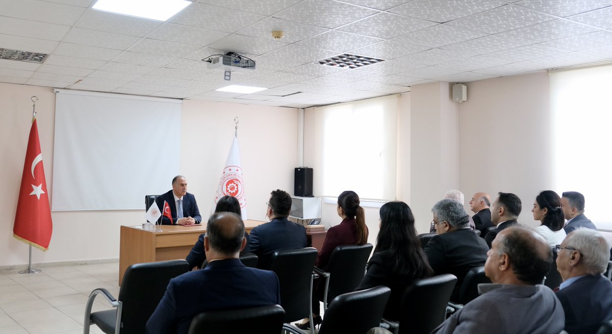 csgbrtb's tweet photo. Rehberlik ve Teftiş Başkanımız Erol Güner, Adana Rehberlik ve Teftiş Grup Başkanlığımızı ziyaret etti. Ziyaret kapsamında iş müfettişlerimizle bir araya gelerek teftiş faaliyetleri ve 2026 yılı çalışma programına ilişkin değerlendirmelerde bulundu. https://t.co/Viqbt795Lb