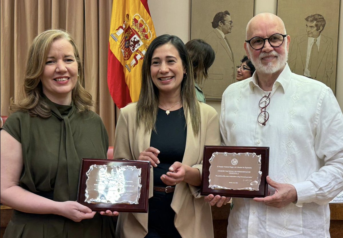 saladeprensa's tweet image. "Reivindicamos la dignidad del #periodismo: tenemos derecho a que se nos respete y a que dejen de definir lo que es un periodista, sabemos lo que somos" bit.ly/SdP3289 vía @aprensamadrid
