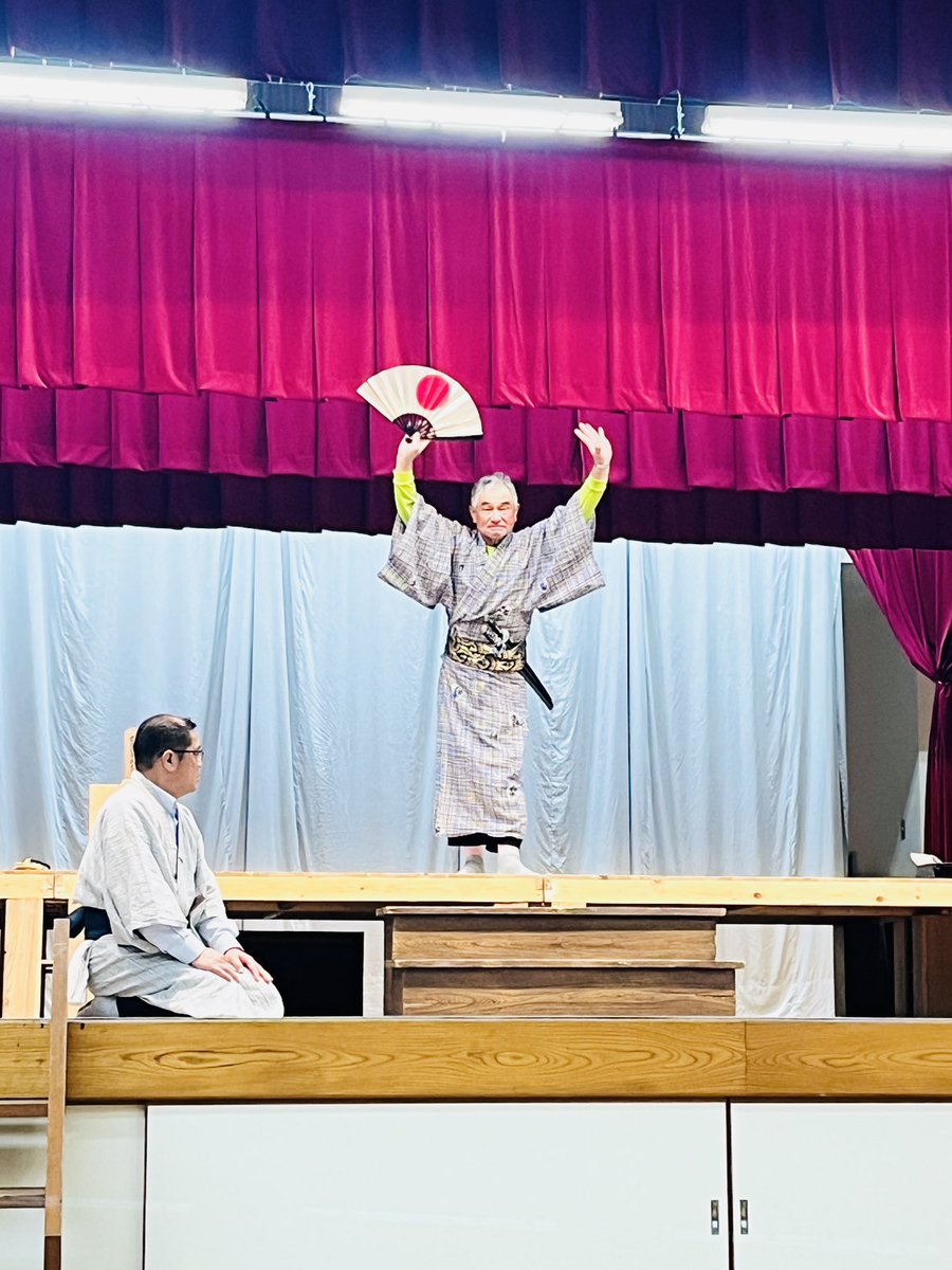 13_SakuraOshika's tweet photo. 稽古上げでした！
二幕続けての最後の通し稽古、皆で気合いたっぷり！！
本番が楽しみです✨

今回...
久しぶりに舞台のアレが見られる⁈👀

明日は舞台仕込み！
本番に向けて各所準備が進みます🦌⛩️

#大鹿村 
#大鹿歌舞伎
#国重要無形民俗文化財
#奥州安達原宗任物語の段
#源平咲別け躑躅扇屋の段 https://t.co/BnZ1jgBJWw