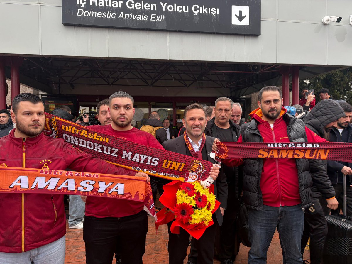 ultrAslanUNI's tweet photo. Her zaman sizinleyiz Hocam! #ultrAslanUNI https://t.co/ax5PquHPbo