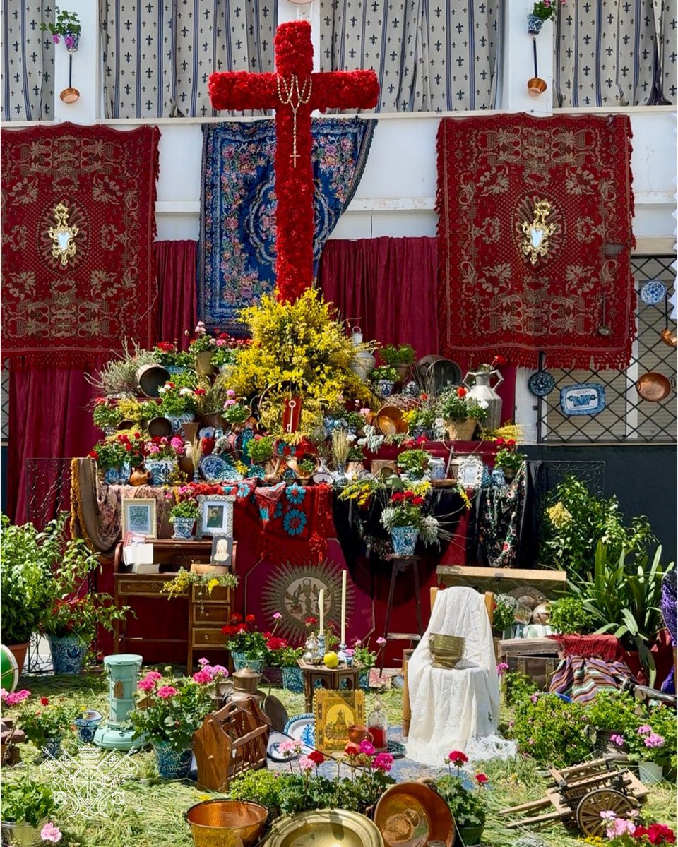 💃🏼 #Cruces2026 | «Granada, la Cruz será tu cultura»

Así se titula la cruz que este año ha levantada la Hermandad junto al Colegio Nuestra Señora del Rosario en una apuesta por la cultura del #DíaDeLaCruz.