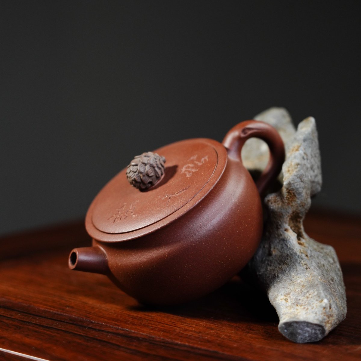 zycschina's tweet image. 【Product name】 Pine cones
【Clay】 Downhill mud 
【Capacity】 170cc
【Production】 Zhou Yun (National Senior Arts and Crafts Artist)

#handmade #zycs_China