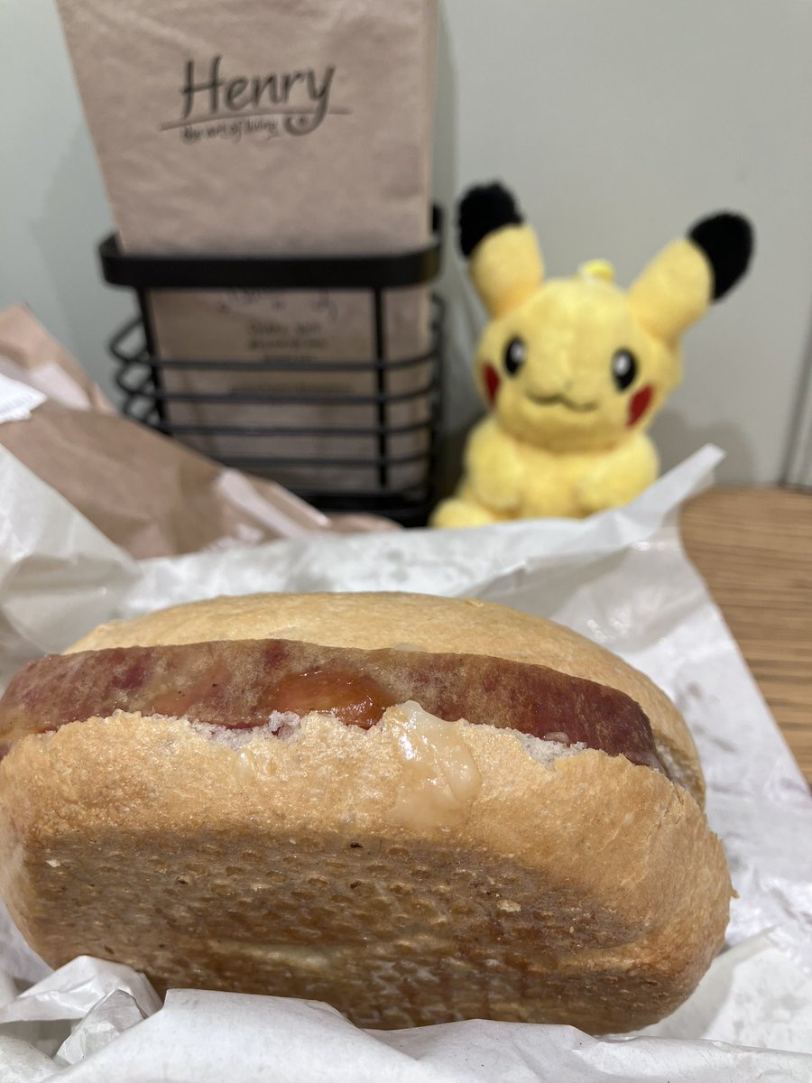 kaffee_jause's tweet image. 思ったより長居してしまったので、腹ごしらえはBILLAのレバーケーゼ
安い！ウマイ！😋

2026.4.21
#austria #Wien #ウィーン #ピカチュウ