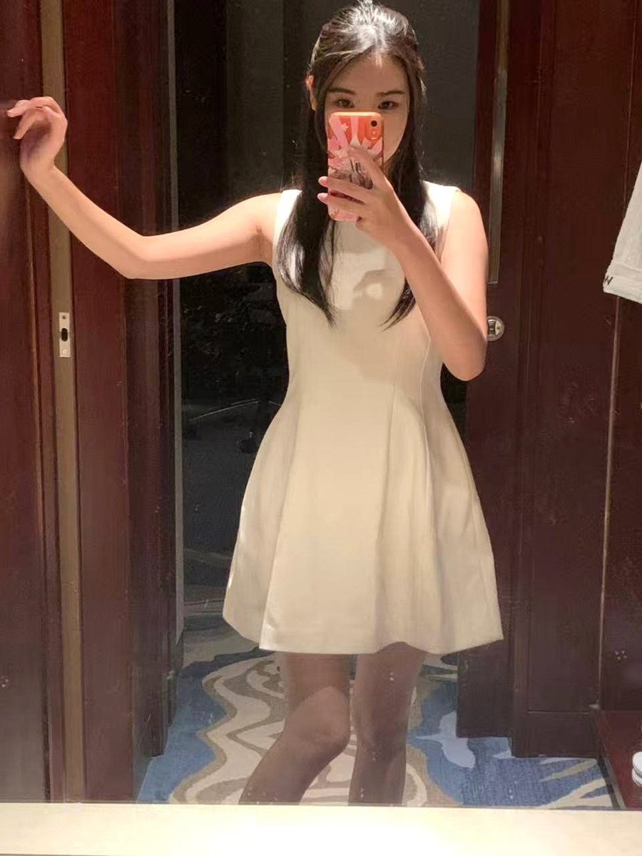 精品反差母狗资源 tweet media