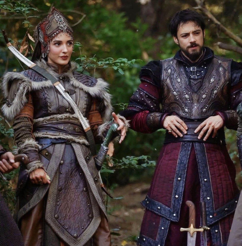 Gio_onni's tweet photo. They tried to hide it from the public, all to feed a false narrative where a political alliance was turned into a profane love story. The love between Nilüfer and Orhan lasts forever.
#Nilüfer ⚔️#Orham #MahassineMerabet #NilüferHatun https://t.co/2AKqukMB2S