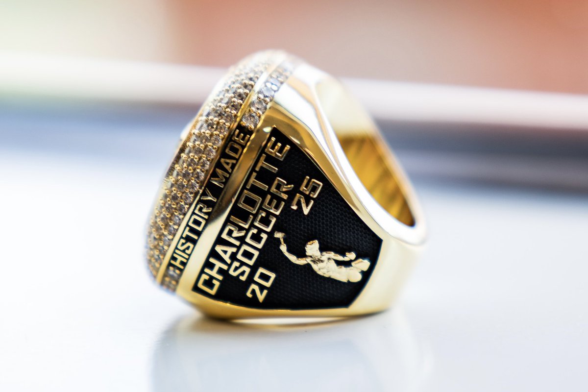 CharlotteMSoc's tweet photo. 𝐁𝐋𝐈𝐍𝐆 𝐁𝐋𝐈𝐍𝐆, 𝐖𝐇𝐎’𝐒 𝐓𝐇𝐈𝐒 ✨ 

Now presenting our 2025 Championship Rings! https://t.co/3VhdXQdeSd