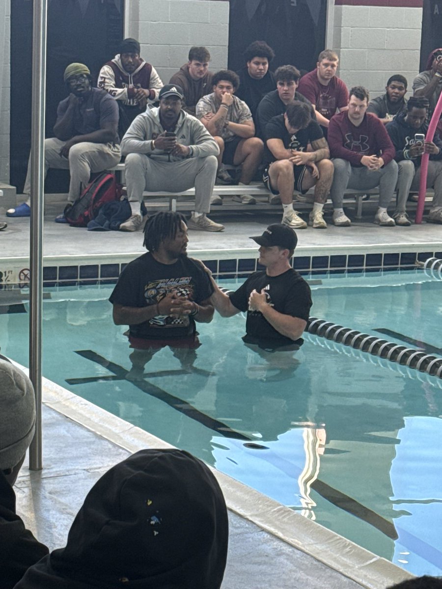 CvilleTigersFB's tweet image. What a Great way to End the Semester with some Dodgeball and then Celebrating some of our Players getting Baptized 

#W.I.T.