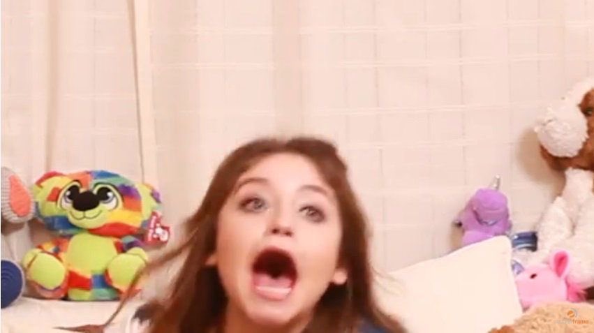 me encuentro asi <a href="/karolsevilla/">KAROL SEVILLA</a>