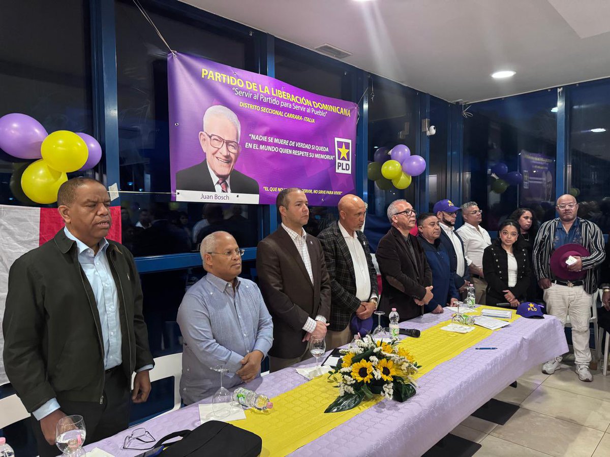DIGICOMPLD's tweet image. Italia se organiza: firme mensaje desde Marina de Carrara 🇮🇹

#PLDenItalia⭐️
En la asamblea celebrada en el día de ayer en Marina de Carrara, #Italia, la militancia peledeísta reafirmó su compromiso con el país y la organización. ✊⭐️

Las palabras de bienvenida estuvieron a