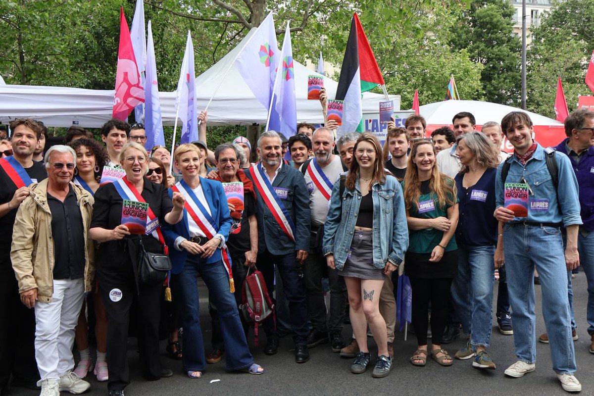 lapres_fr's tweet photo. Un 1er mai, unis avec le Front Populaire 2027, pour célébrer nos conquêtes sociales et nos luttes. Retrouvons-nous le 5 mai à la Bellevilloise. https://t.co/M2pTDq1tFZ