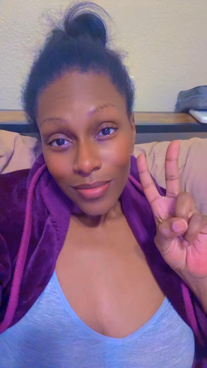 JazzmondL85's tweet image. It’s May 1, 2026 the first day of Lupus Awareness month! I was diagnosed in 2015 with this condition that attacks my vital organs with inflammation. Brain, heart, kidneys, lungs, liver, skin. I still praise the lord for every day gained. #Hope for remission and a cure 💜🦋