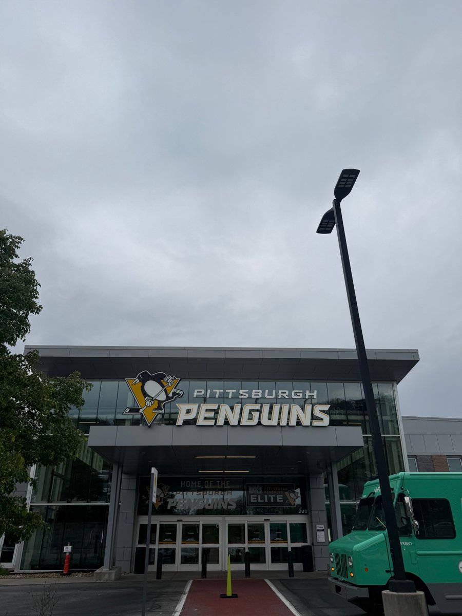 PensInsideScoop's tweet image. Today, the Penguins are holding their final media availability of the 2025.26 season with Head Coach Dan Muse and a number of players.