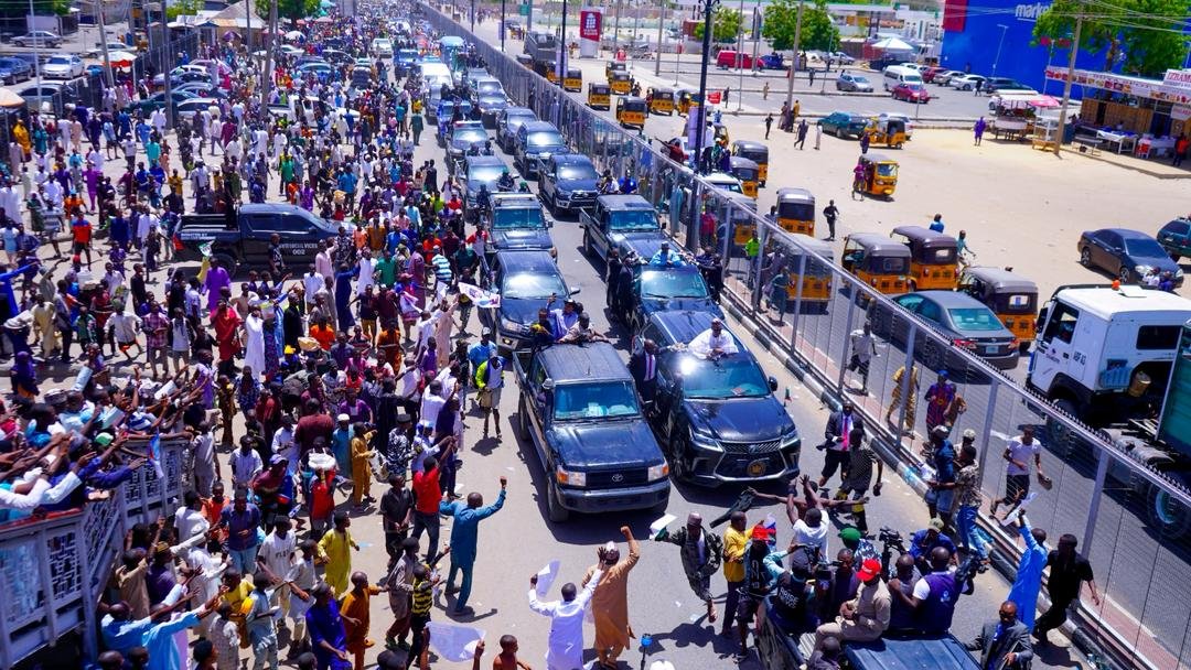 kakamalambashir's tweet photo. 2027: Maiduguri comes to a Standstill for Zulum, Gubio

Maiduguri, Borno State capital, was brought to a standstill on Friday as thousands of jubilant supporters trooped out to welcome Gov. @ProfZulum  and his anointed governorship candidate, Engr Mustapha Gubio https://t.co/pa20c3H0a9