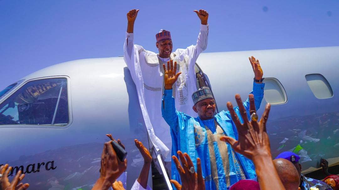 kakamalambashir's tweet photo. 2027: Maiduguri comes to a Standstill for Zulum, Gubio

Maiduguri, Borno State capital, was brought to a standstill on Friday as thousands of jubilant supporters trooped out to welcome Gov. @ProfZulum  and his anointed governorship candidate, Engr Mustapha Gubio https://t.co/pa20c3H0a9