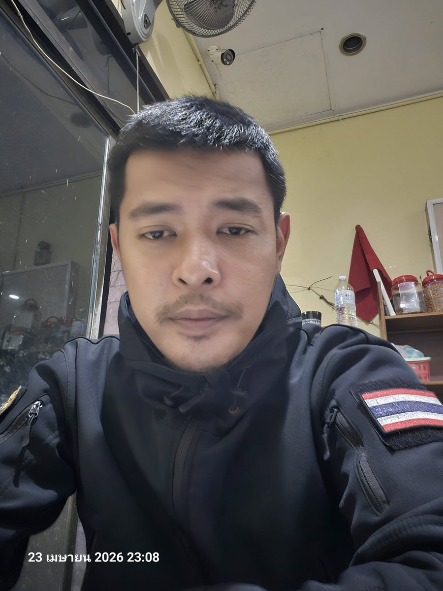 คนกลางคืน tweet media